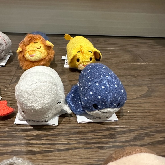Disney Store Tsum Tsum Minis Set 10 Cats & Sealife & Star Wars Plush Animal Toy - Picture 4 of 5